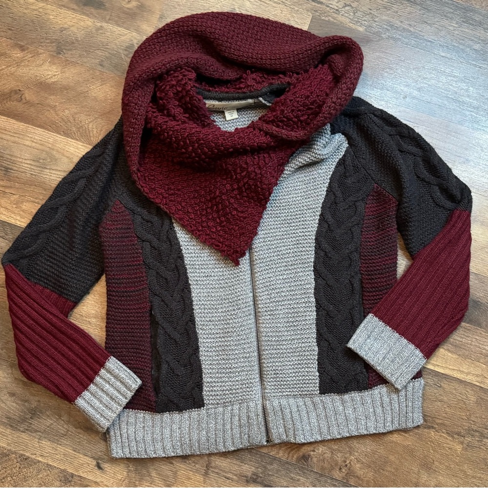 Curio New York color block sweater